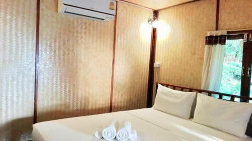 Seaview Superior Bamboo Cottage