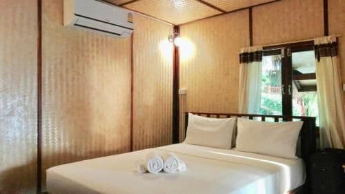 Seaview Superior Bamboo Cottage