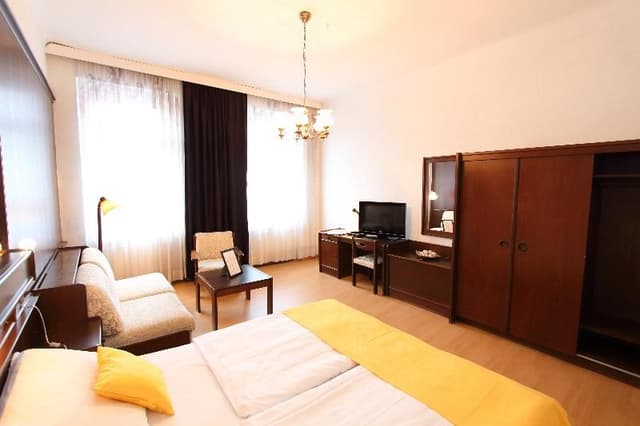 APARTMENT ONE BEDROOM