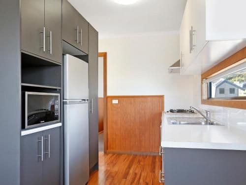 Two-Bedroom Cabin with Spa Bath and Ocean View (6 Guests)