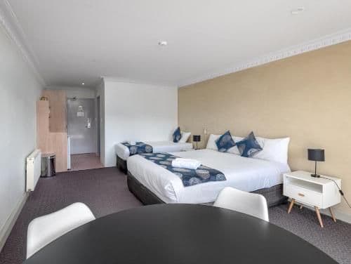 Lakeview King Single Room