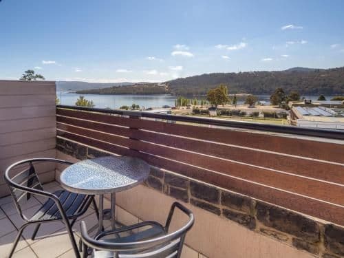 Lakeview King Single Room