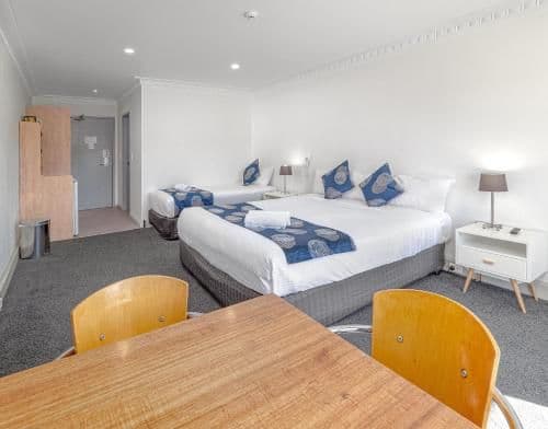 Lakeview King Single Room