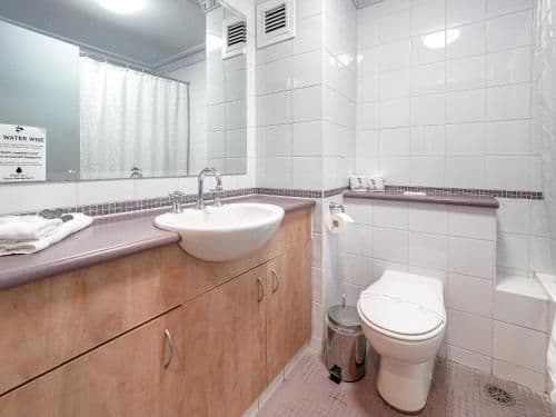 Lakeview King Single Room