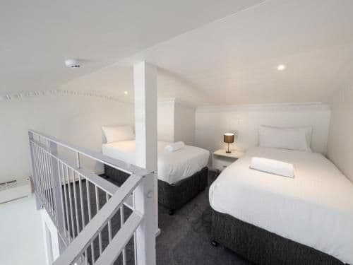Lakeview Quad Room