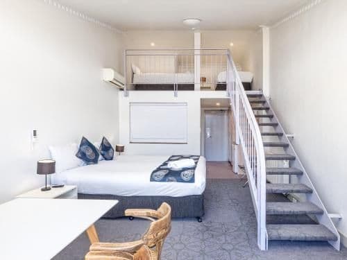 Lakeview Quad Room