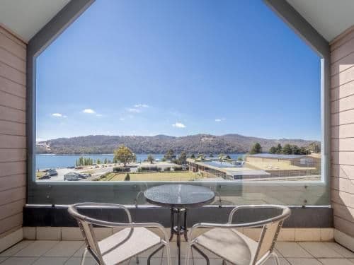 Lakeview Quad Room