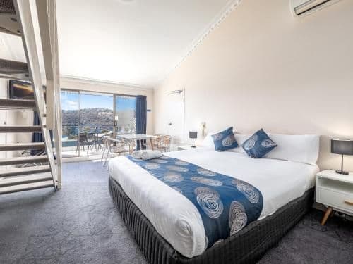 Lakeview Quad Room