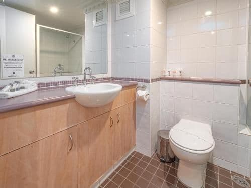Lakeview Apartment