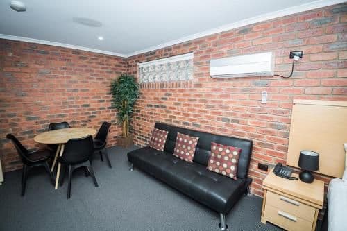 Family Room (2 Adults + 3 Children)
