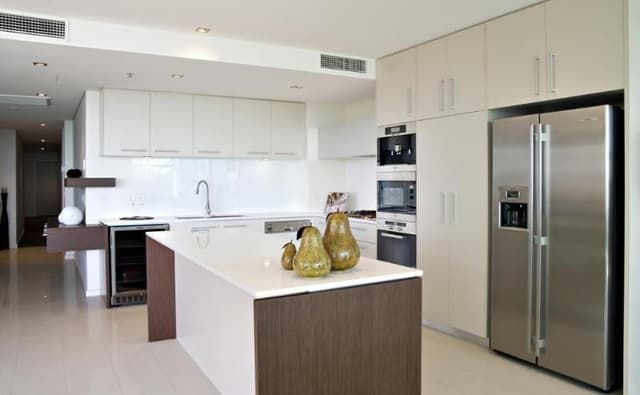 APARTMENT THREE BEDROOMS