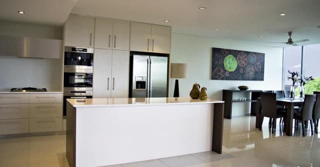 APARTMENT THREE BEDROOMS