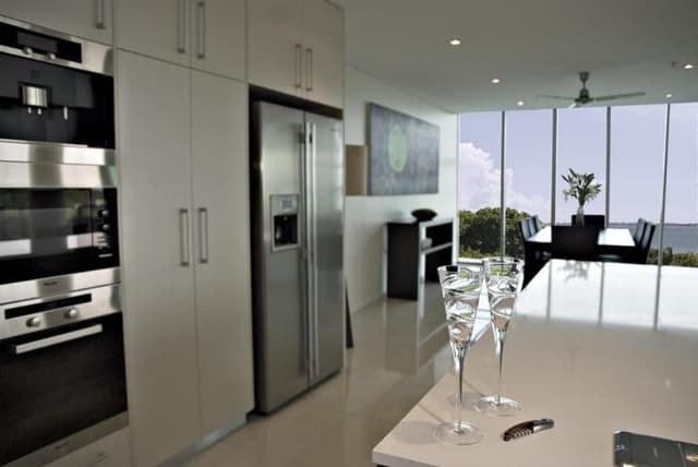 APARTMENT THREE BEDROOMS