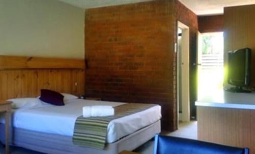Standard Queen Room