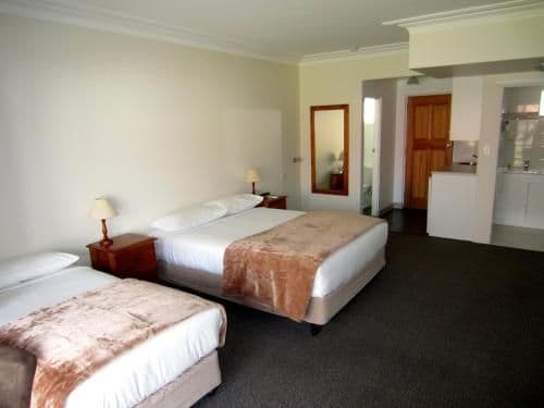 Deluxe Twin Suite