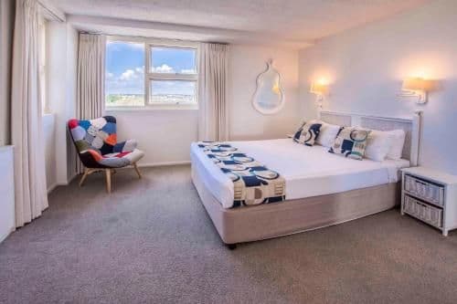 Deluxe Two-Bedroom Apartment with Ocean View (Level 4-6)