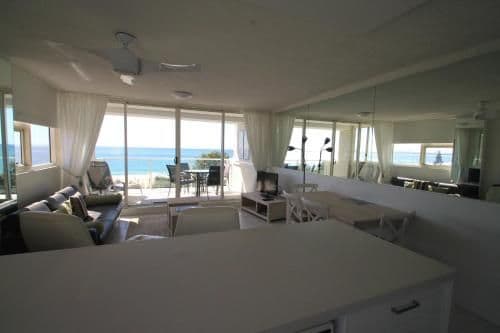 Deluxe Two-Bedroom Apartment with Ocean View (Level 4-6)