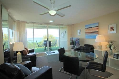 Deluxe Two-Bedroom Apartment with Ocean View (Level 4-6)