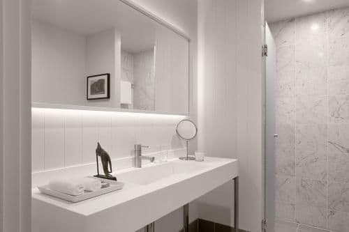 One-Bedroom Luxury Apartment