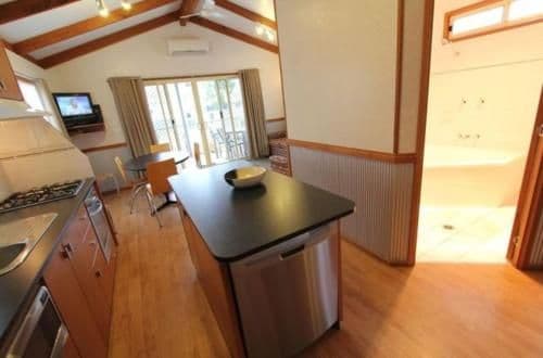 Two-Bedroom Cabin with Spa Bath