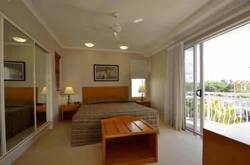 Deluxe One-Bedroom Apartment