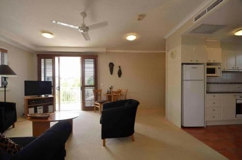Deluxe One-Bedroom Apartment
