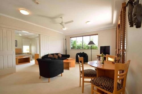 Deluxe One-Bedroom Apartment