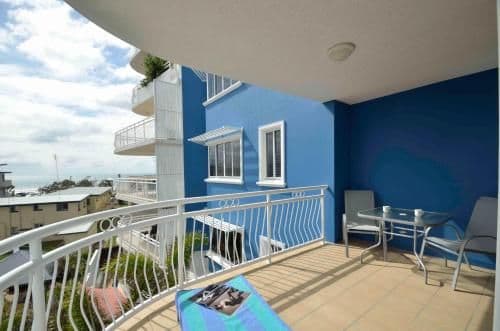 Deluxe One-Bedroom Apartment