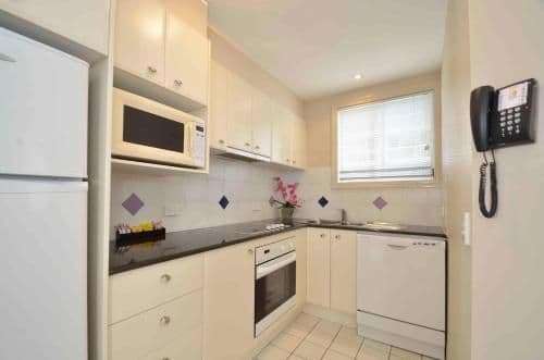 Deluxe One-Bedroom Apartment