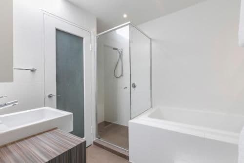 Three-Bedroom Apartment with Balcony - Penthouse