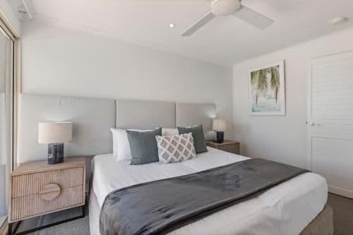 Three-Bedroom Apartment with Balcony - Penthouse