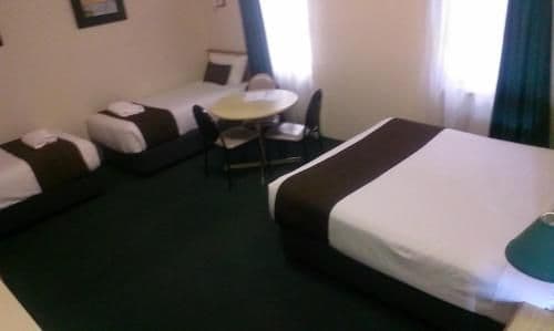 Family Room (2 Adults + 2 Children)
