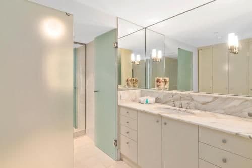Superior Two-Bedroom Apartment with Air-conditioning and Ocean View
