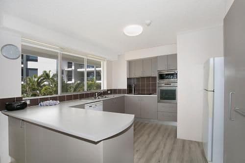 Three-Bedroom Apartment with Air-conditioning and Ocean View