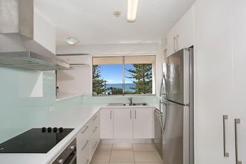 Two-Bedroom Apartment with Air-Conditioning and Ocean View