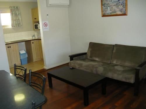 Queen or Twin Suite with Spa Bath
