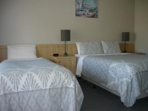 Queen or Twin Suite with Spa Bath