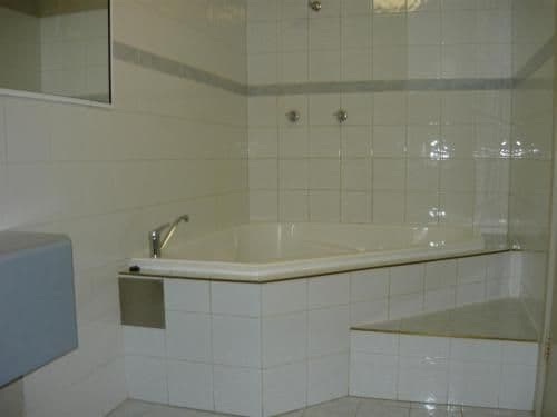 Queen or Twin Suite with Spa Bath