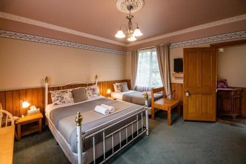 Queen Suite with Pool View