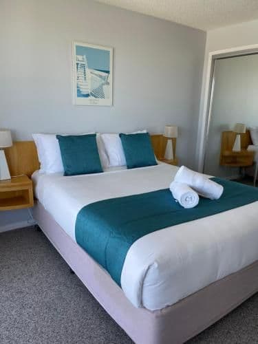 Catalina II, 3 Bedroom Ocean View Apartment with Air Conditioning