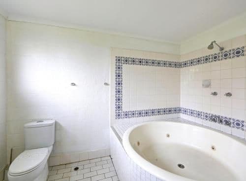 Executive Suite with Spa Bath