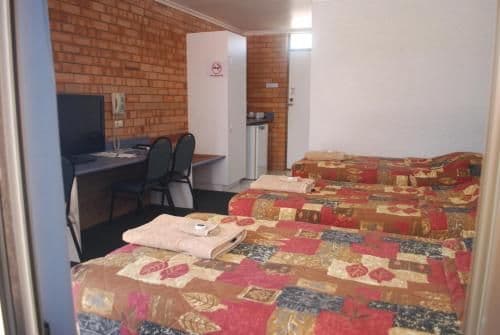 Economy Triple Room