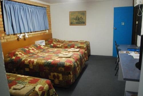 Economy Triple Room