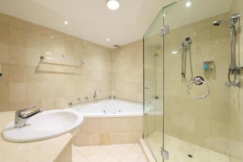 Deluxe Spa Suite