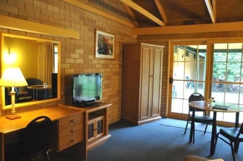 Queen Suite with Spa Bath