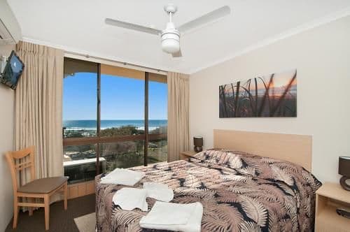 One-Bedroom Apartment with Balcony and Ocean View