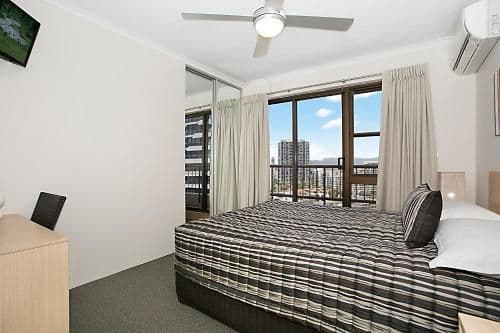 One-Bedroom Apartment with Balcony and Ocean View