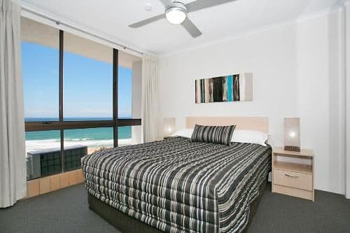 One-Bedroom Apartment with Balcony and Ocean View