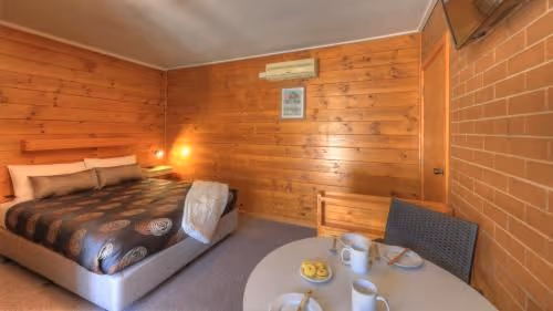 Standard Queen Room