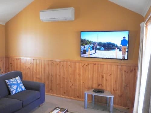 One-Bedroom Self Contained Spa Cottage